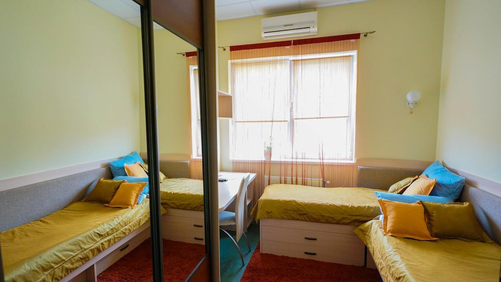 City Hostel Panorama Oezjhorod Kamer foto
